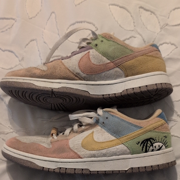 Nike White and Tan Sneakers - Picture 1 of 7